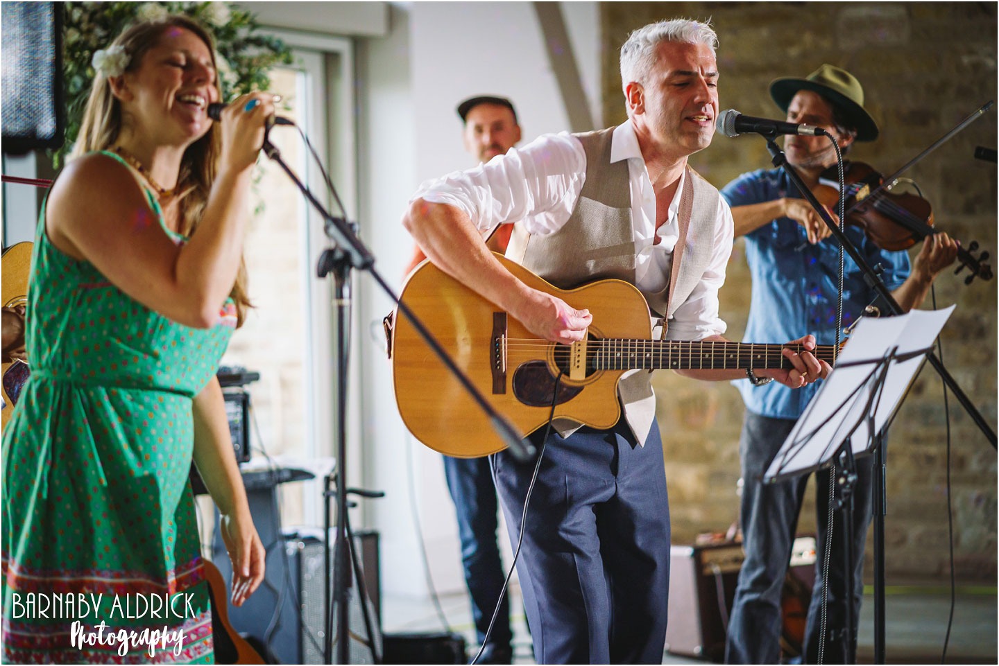 Groom sings with the Yorkshire bluegrass wedding band 
