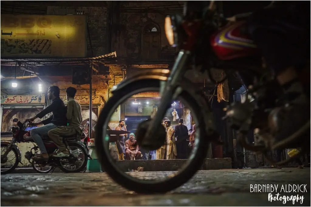 Low light travel lens test of 35-150mm Di III VXD Lens test,