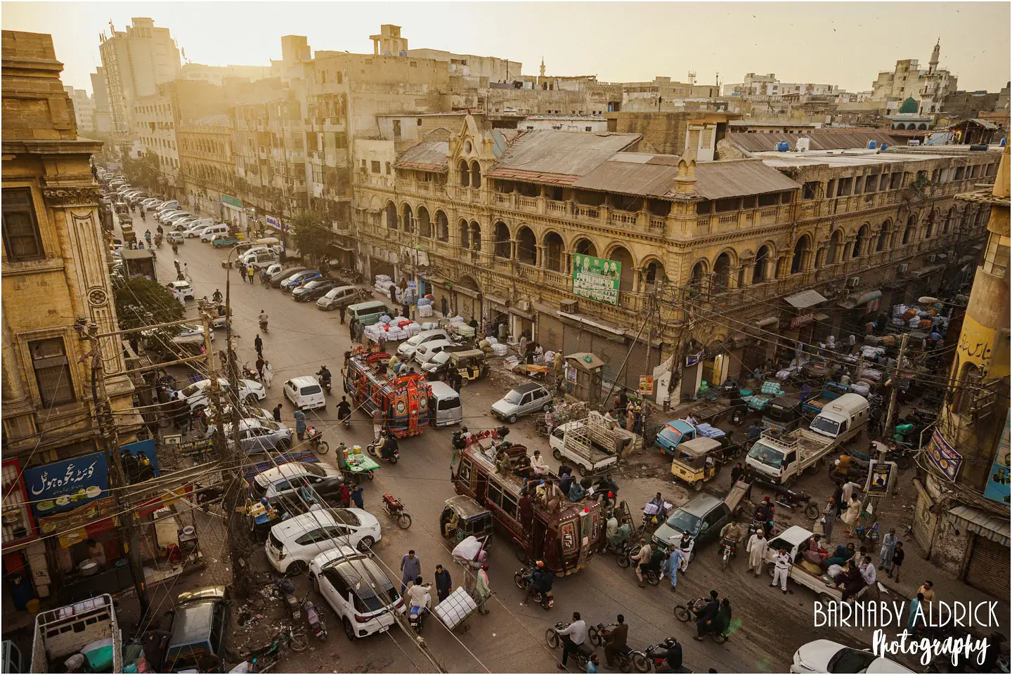 Busy Karachi scene overlooking Bolton Market and Jinnah Road in Pakistan